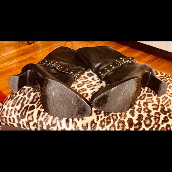 Ladies Harley Davidson
3” Heel Mid-Calf Black
Leather Boots, size 6 - Picture 8 of 12